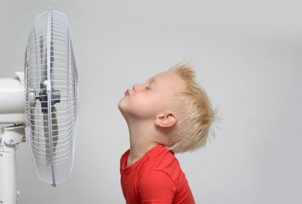 Kühlung der Räume mit Klimaanlagen und Klimageräten